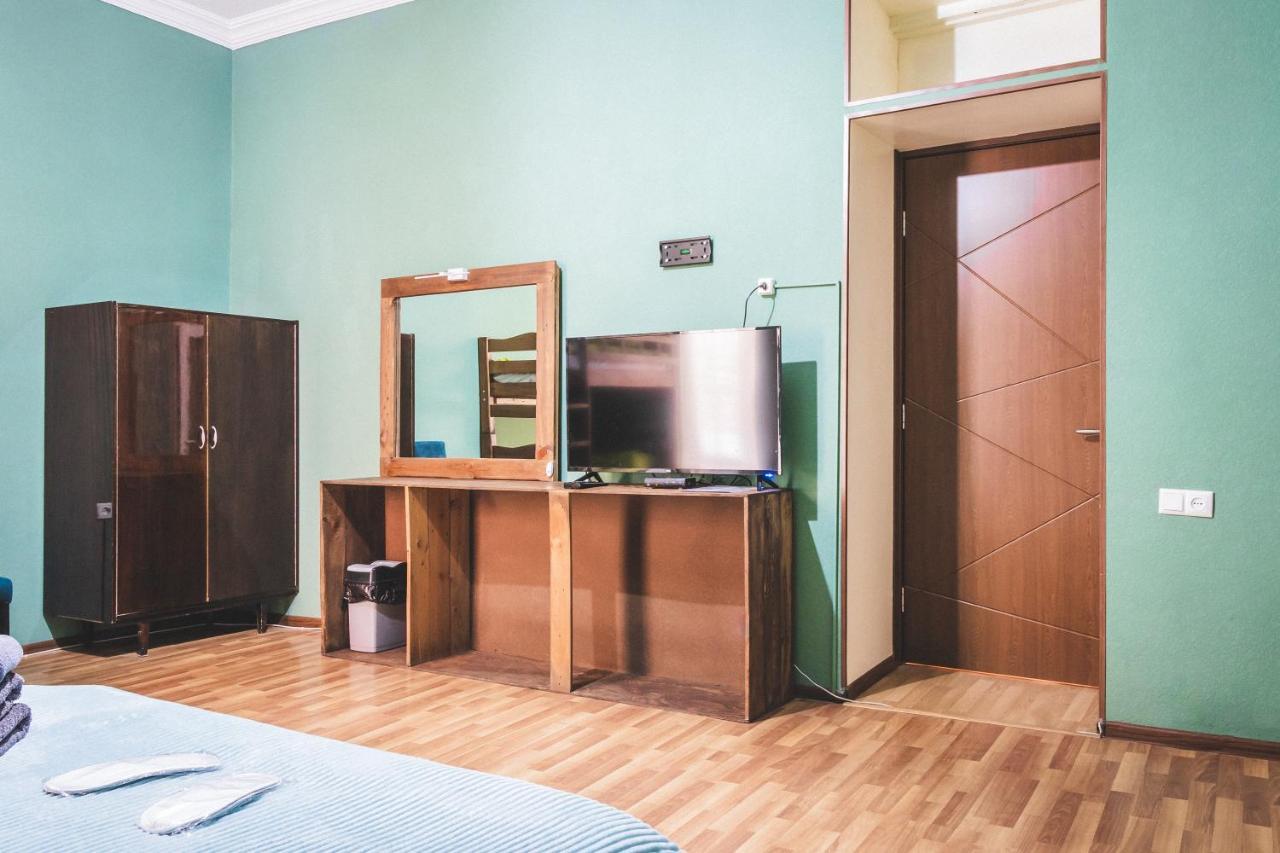 Guest House Big Family Tbilisi Buitenkant foto