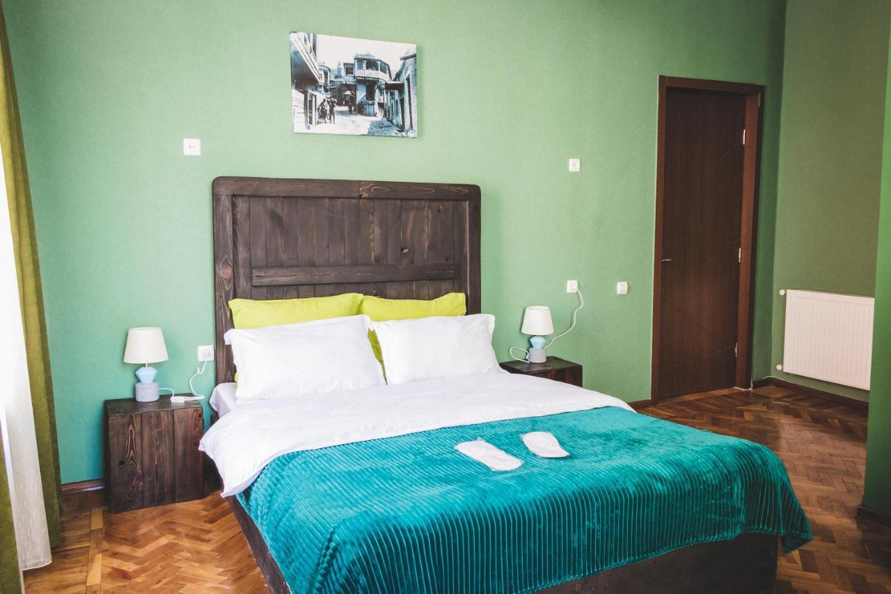 Guest House Big Family Tbilisi Buitenkant foto