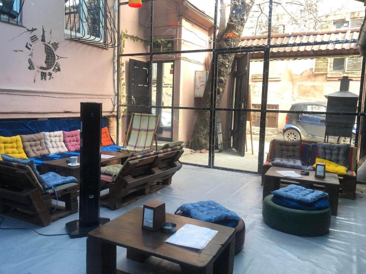 Guest House Big Family Tbilisi Buitenkant foto